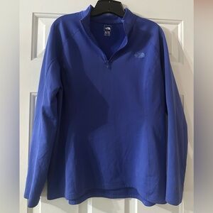 The North Face Quarter Zip Pull over Bright Blue. Size XL
